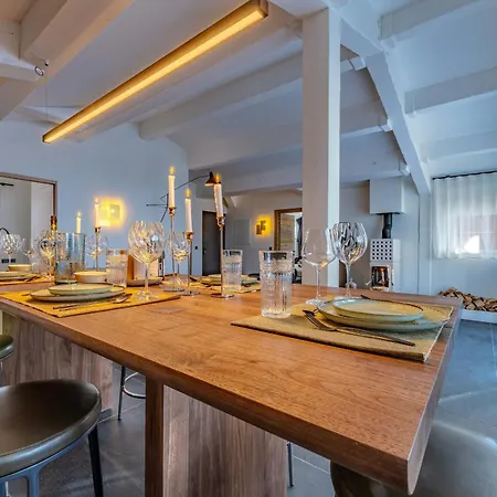 Apartman Luxurious Penthouse Lumina - Fire Place, Pool And - Niverolles