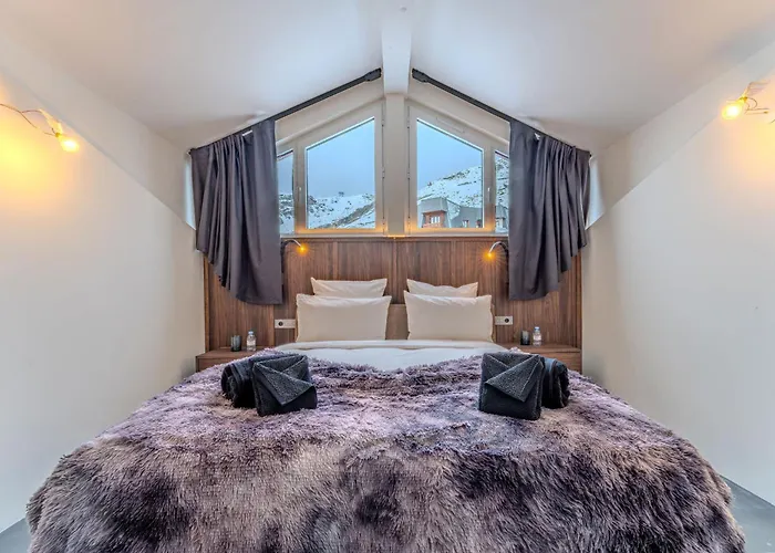 Apartman Luxurious Penthouse Lumina - Fire Place, Pool And - Niverolles *